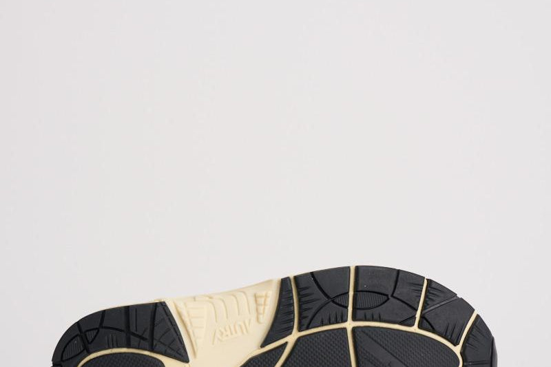 Sneakers donna Hyperway Low bianca e grigia HYLW UM10 AUTRY 