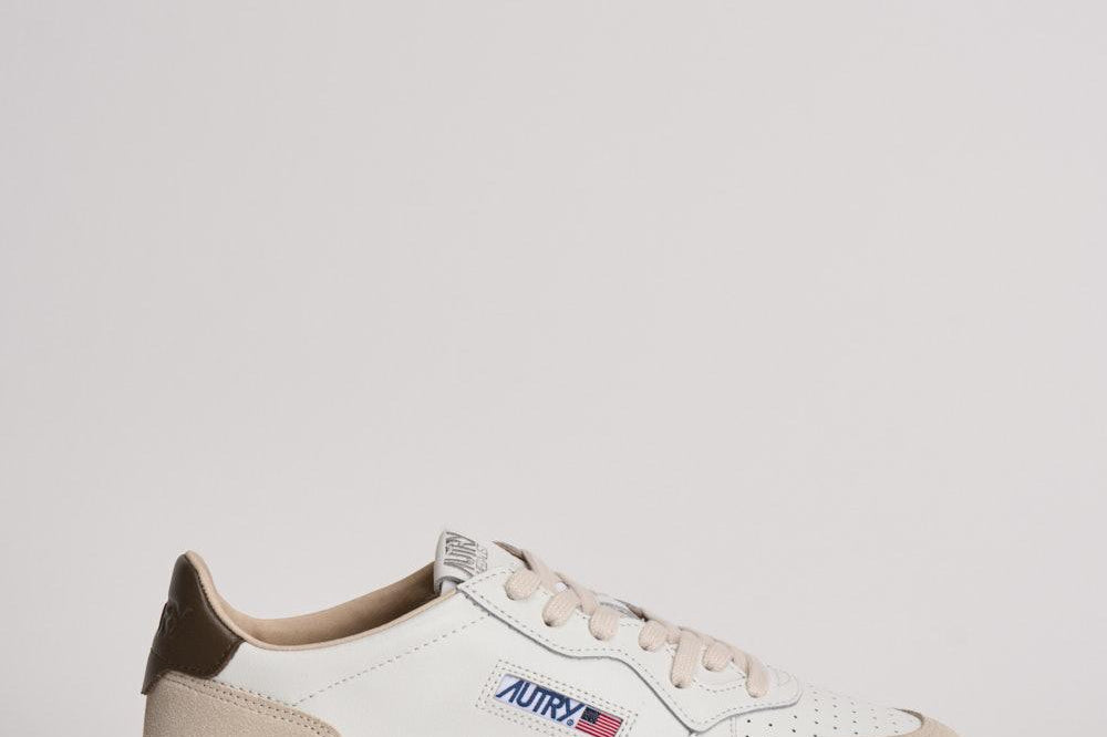 Sneakers uomo Medalist low in suede beige e marrone AULM LS15 AUTRY 