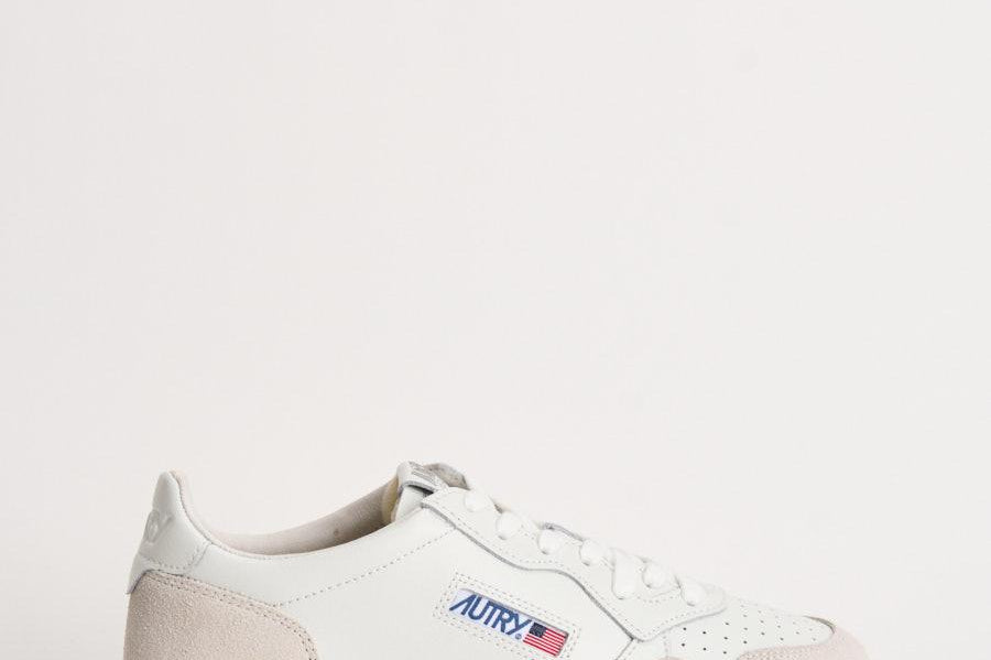 Sneakers uomo Medialist Low in pelle bianca e beige AULM LS30 AUTRY 