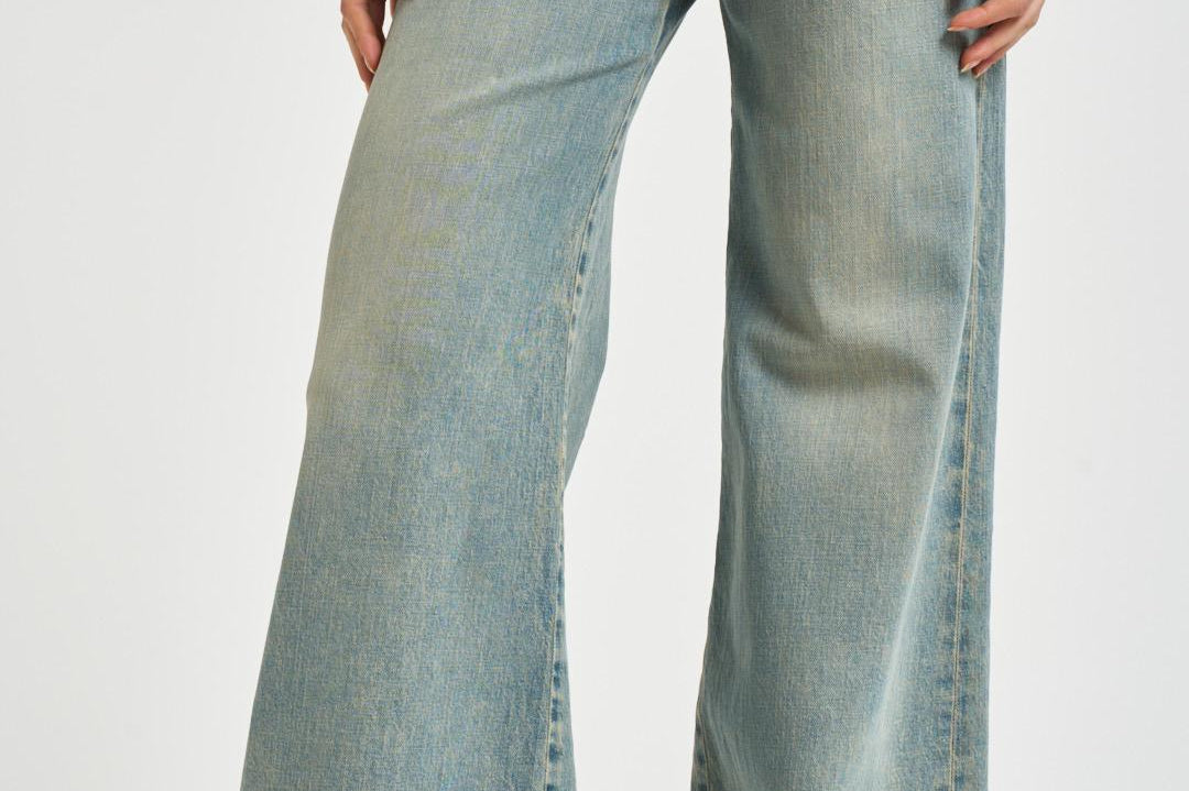 Jeans donna flare D-Akemi 1978 in denim celeste A03624 09N3301 DIESEL 