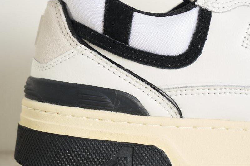 Sneakers uomo bianca con inserti neri ROLM MM04 AUTRY 