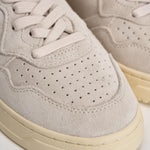 Sneakers donna Medalist low in suede beige AULW UH01 AUTRY 