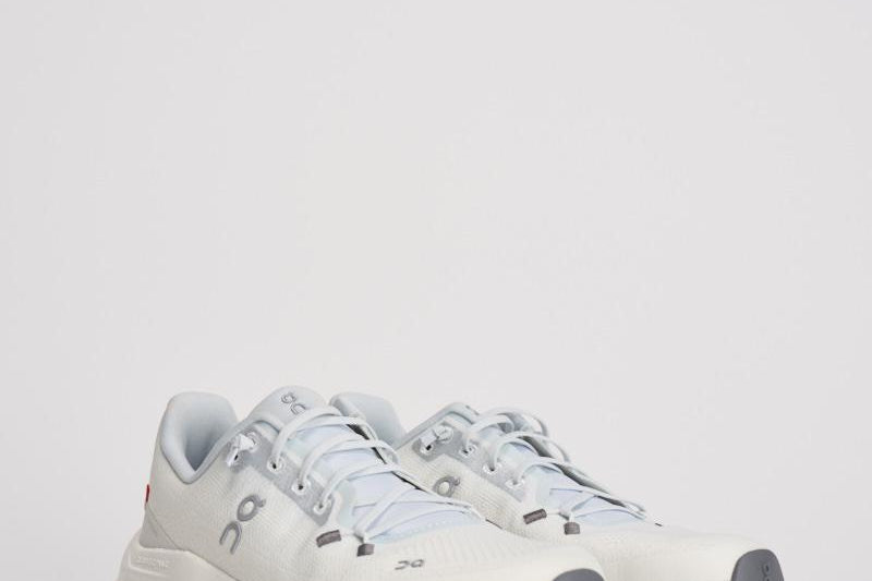 Sneakers donna Cloudtilt bianche CLOUDTILT. ARTIC ICE ON RUNNING 