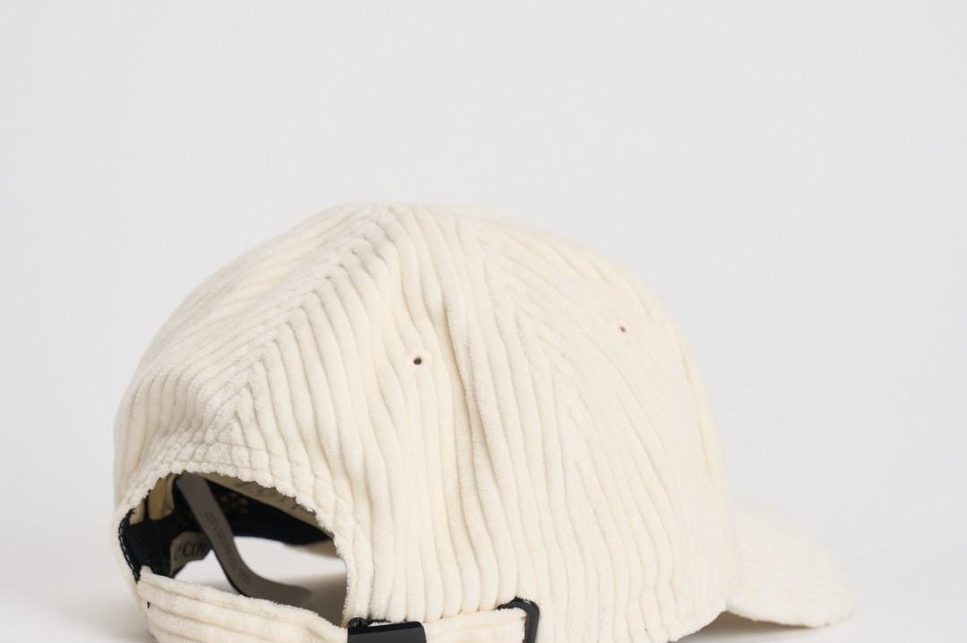 Cappellino uomo a costine panna CMAC226A 110472A402 CP COMPANY 