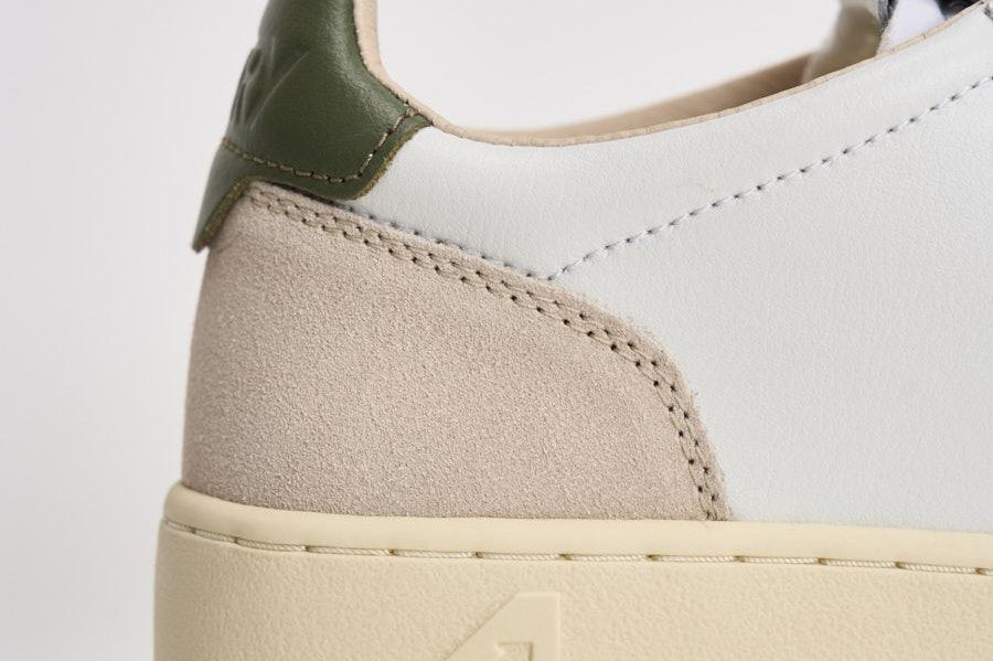 Sneakers uomo Medalist low in suede beige e verde AULM LS17 AUTRY 