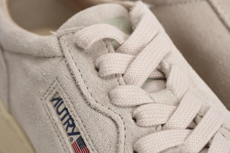 Sneakers donna Medalist low in suede beige AULW UH01 AUTRY 