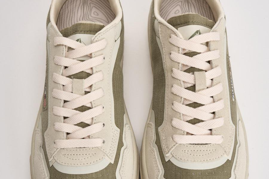 Sneakers uomo Wildpace in suede beige e verde LDLM CO03 AUTRY 