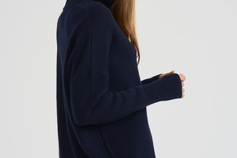 Dolcevita donna Heidi in cashmere blu 202113 NAVY LISA YANG 