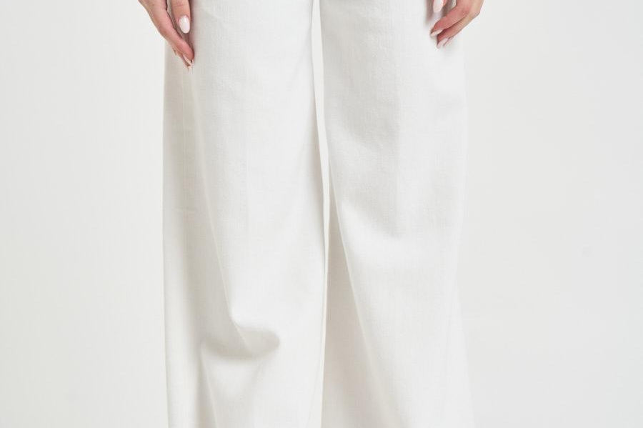 Jeans donna flare D-Akemi 1978 in denim bianco A03624 09N92100 DIESEL 