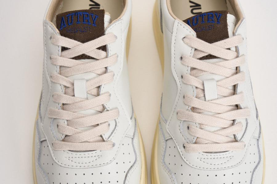 Sneakers uomo Medalist Low bianca e marrone AULM HJ03 AUTRY 