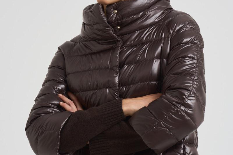 Cappa donna corta in nylon marrone scuro PI0046DIC 8800 HERNO 
