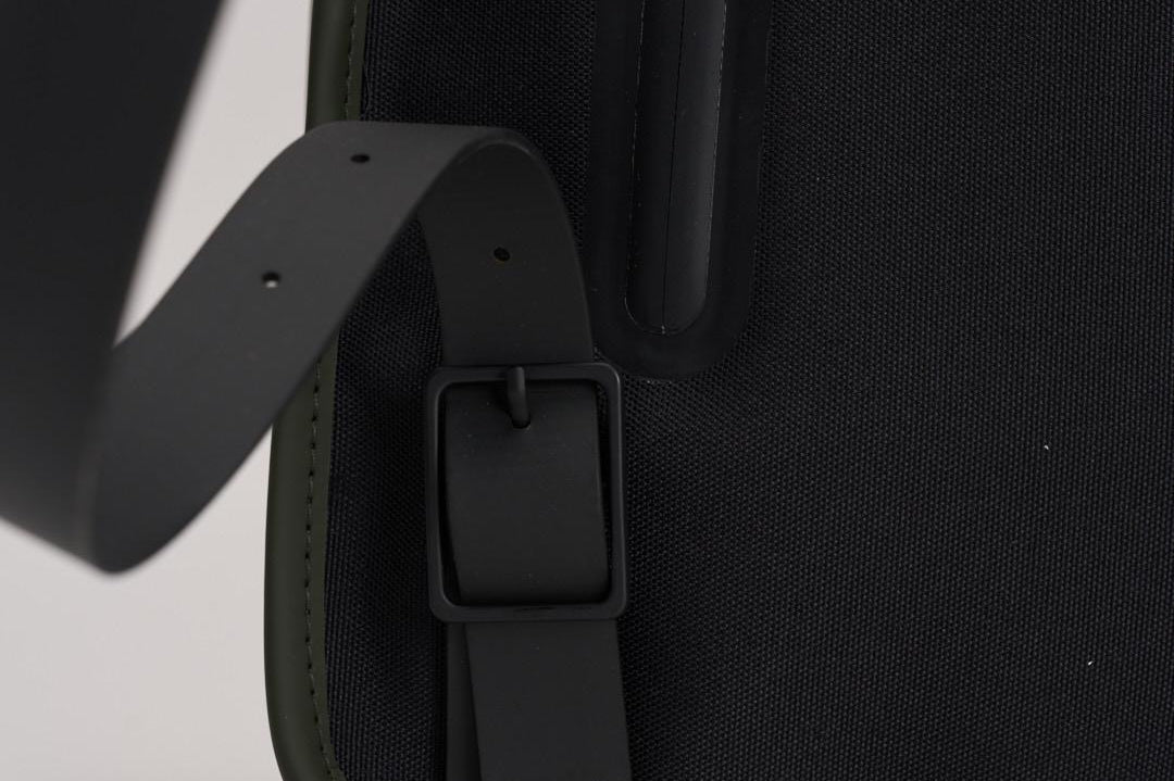 Zaino uomo Puffed Backpack Mini verde 13020 03 RAINS 