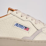 Sneakers uomo Medalist Low bianca e arancione AULM NE13 AUTRY 