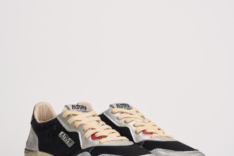 Sneakers uomo Medalist Super Vintage bianca, nera e argento AVLM MS14 AUTRY 