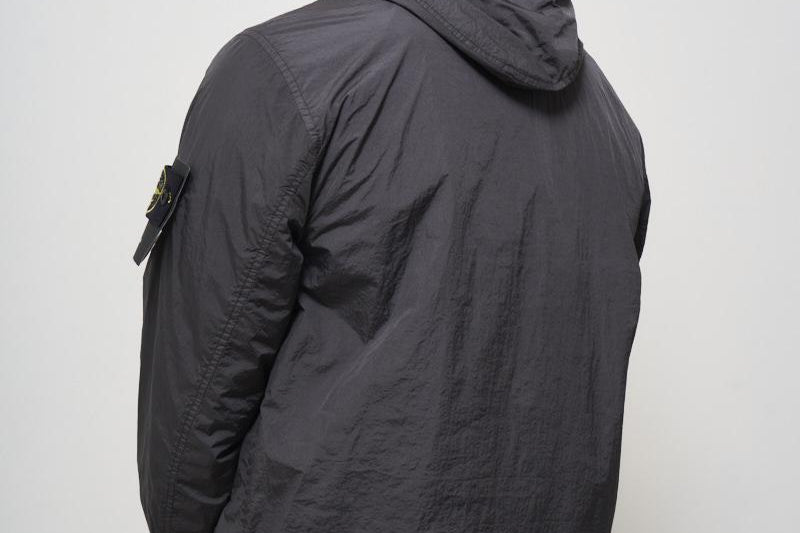 Giubbotto uomo con cappuccio grigio 4100092 S0A23V0065 STONE ISLAND 