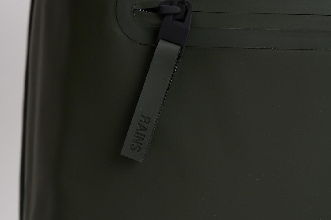 Zaino uomo impermeabile verde 13320 03 RAINS 