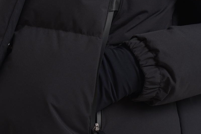 Piumino donna Laminar lungo nero PI002047D 9300 HERNO 