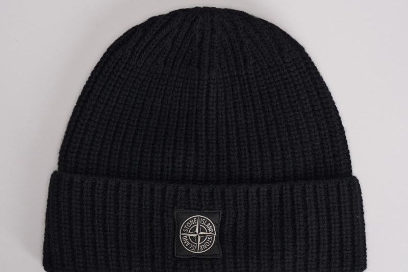 Cappellino uomo in lana nero N100012 S00B4V0029 STONE ISLAND 