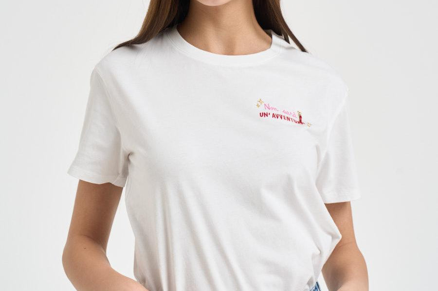 T-shirt donna girocollo bianca con ricamo EMILIE 08645L MC2 SAINT BARTH 