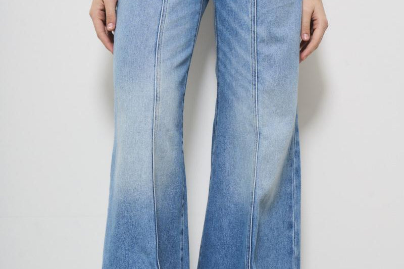 Jeans donna flare D-Akii A12808 0CLBA01 DIESEL 