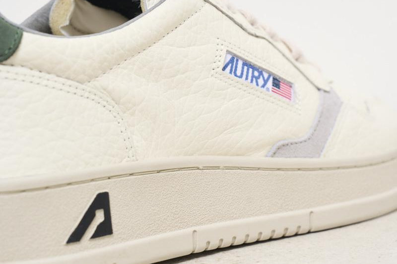Sneakers uomo Medalist bianche e verdi AULM NE05 AUTRY 