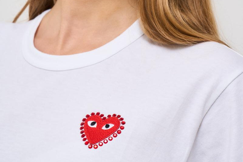 T-shirt donna girocollo bianca AXT801 WHITEXRED COMME DES GARCON PLAY 
