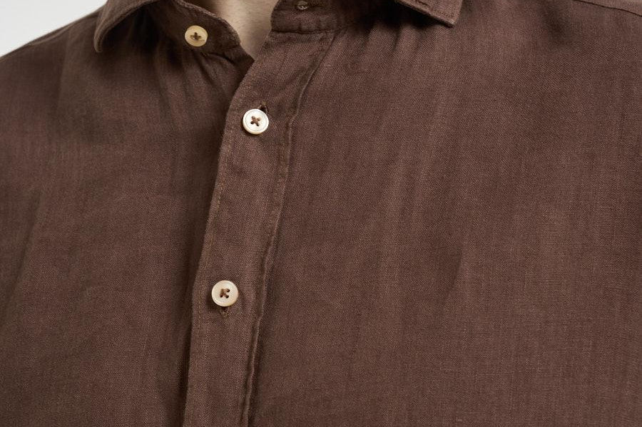 Camicia uomo in lino marrone J66TNP UR6 ACCADEMIE TESSILI 