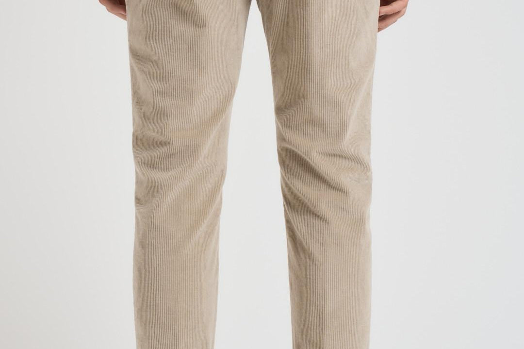 Pantalone uomo con pence in velluto a coste tortora RETRO DV0500XBEIGE BERWICH 