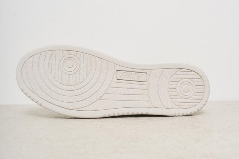 Sneakers uomo Medalist panna e beige AULM VS05 AUTRY 