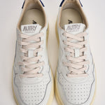 Sneakers uomo Medalist Low bianca e blu AULM BJ03 AUTRY 