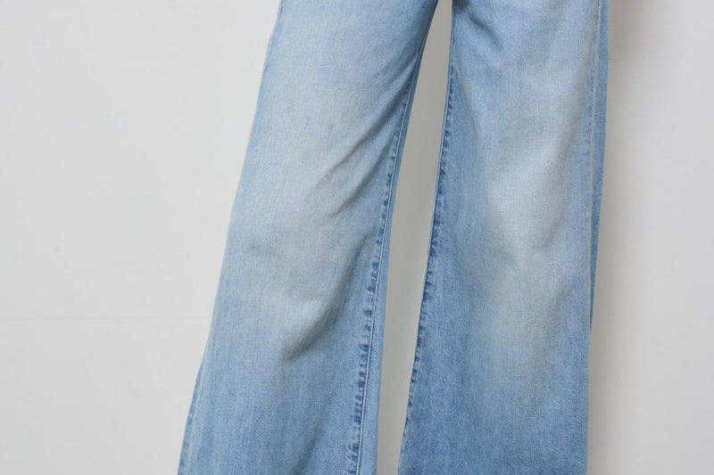 Jeans donna in denim chiaro 11251230 URI MOTHER 
