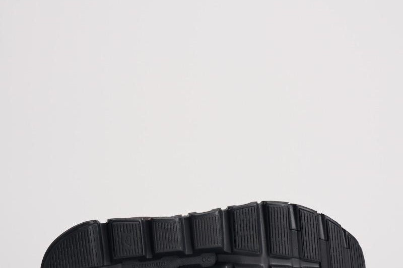 Sneakers Cloud 6 WP "Thorn Black" uomo CLOUD6WP THORN BLACK ON RUNNING 