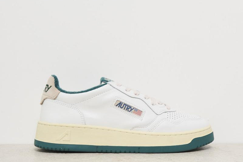 Sneakers uomo Medalist panna e verde AULM VS06 AUTRY 