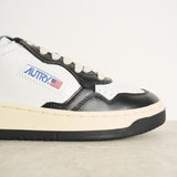 Sneakers uomo medalist low bicolor in pelle bianca e nera AULW WB01 AUTRY 