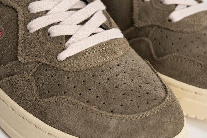 Sneakers uomo Medalist low suede verde militare AULM UH04 AUTRY 