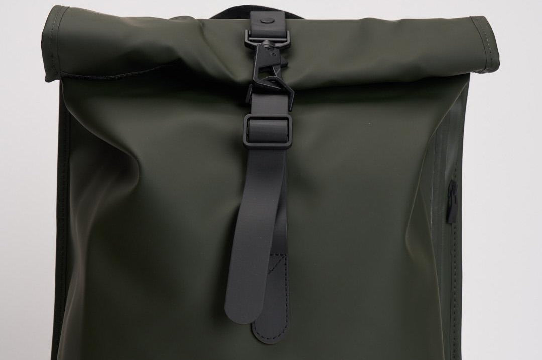 Zaino uomo impermeabile verde 13320 03 RAINS 