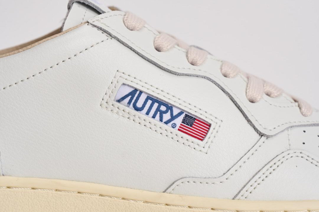 Sneakers uomo Medalist Low bianca e rossa AULM TB03 AUTRY 