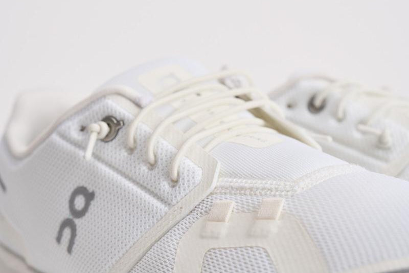 Sneakers Cloud 6 uomo bianca CLOUD6 WHITE ON RUNNING 
