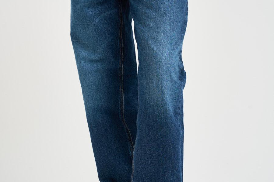 Jeans uomo gamba dritta in denim blu A18974 09I2701 DIESEL 
