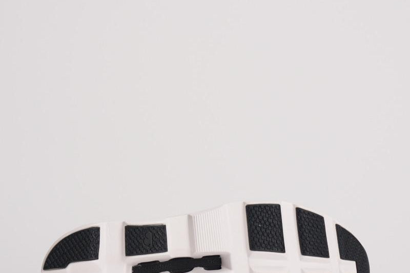 Sneakers monster donna MONSTER. ALL WHITE ON RUNNING 