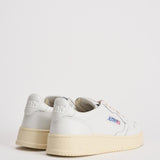 Sneakers donna medalist low in pelle bianca AULW LL15 AUTRY 