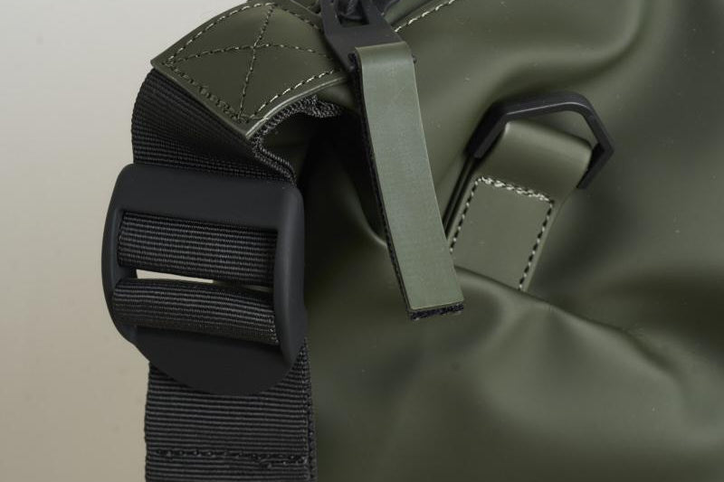 Borsone uomo impermeabile verde 14200 03 RAINS 
