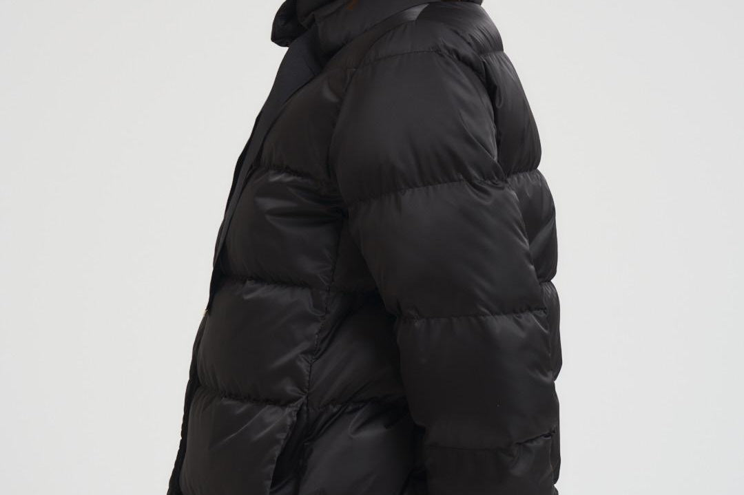 Piumino donna corto nero PI001936D 9300 HERNO 