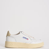 Sneakers donna medalist low in pelle bianca e beige AULW LL87 AUTRY 