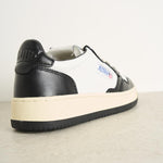 Sneakers uomo medalist low bicolor in pelle bianca e nera AULW WB01 AUTRY 