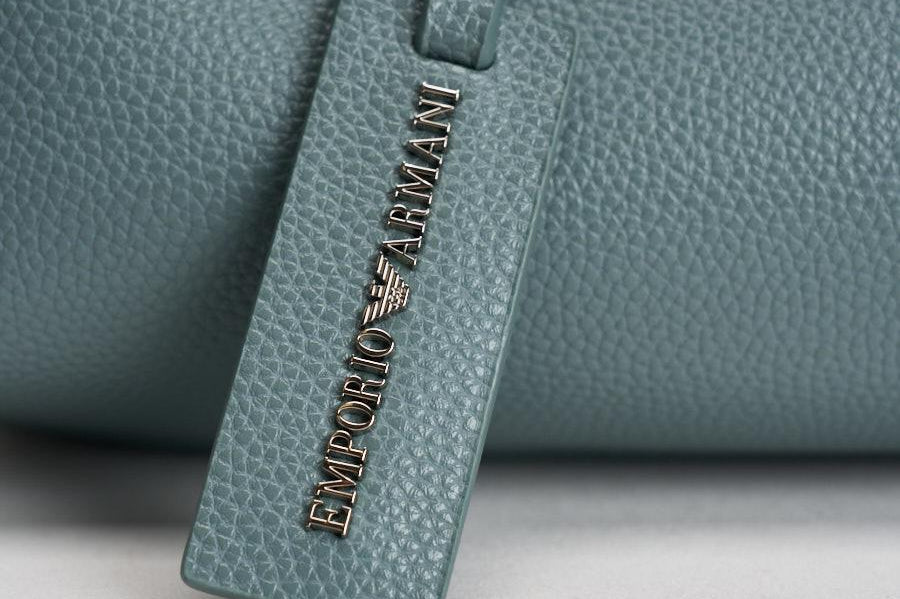 Borsa a mano donna in pelle celeste EW000361 AF12103M9110 EMPORIO ARMANI 