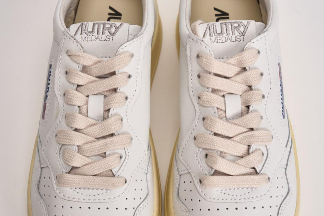 Sneakers Medalist Low donna bianca AULW LL15 AUTRY 