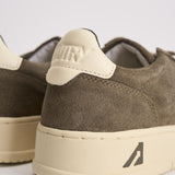 Sneakers uomo Medalist low suede verde militare AULM UH04 AUTRY 