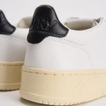 Sneakers donna Medalist bianca e nera AULW LL22 AUTRY 