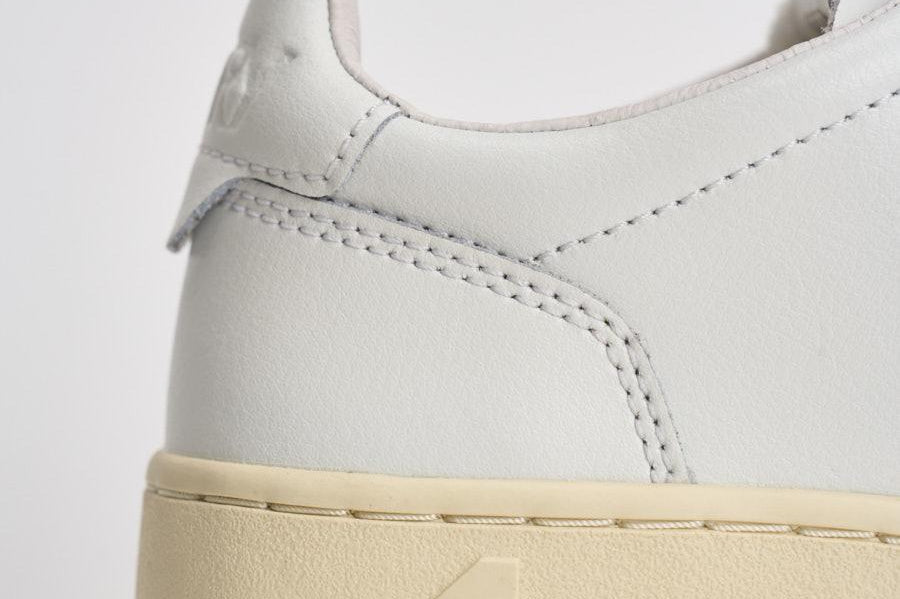 Sneakers donna medalist low in pelle bianca AULW LL15 AUTRY 